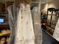 UNKNOWN SIZE WHITE FLORAL WEDDING DRESS