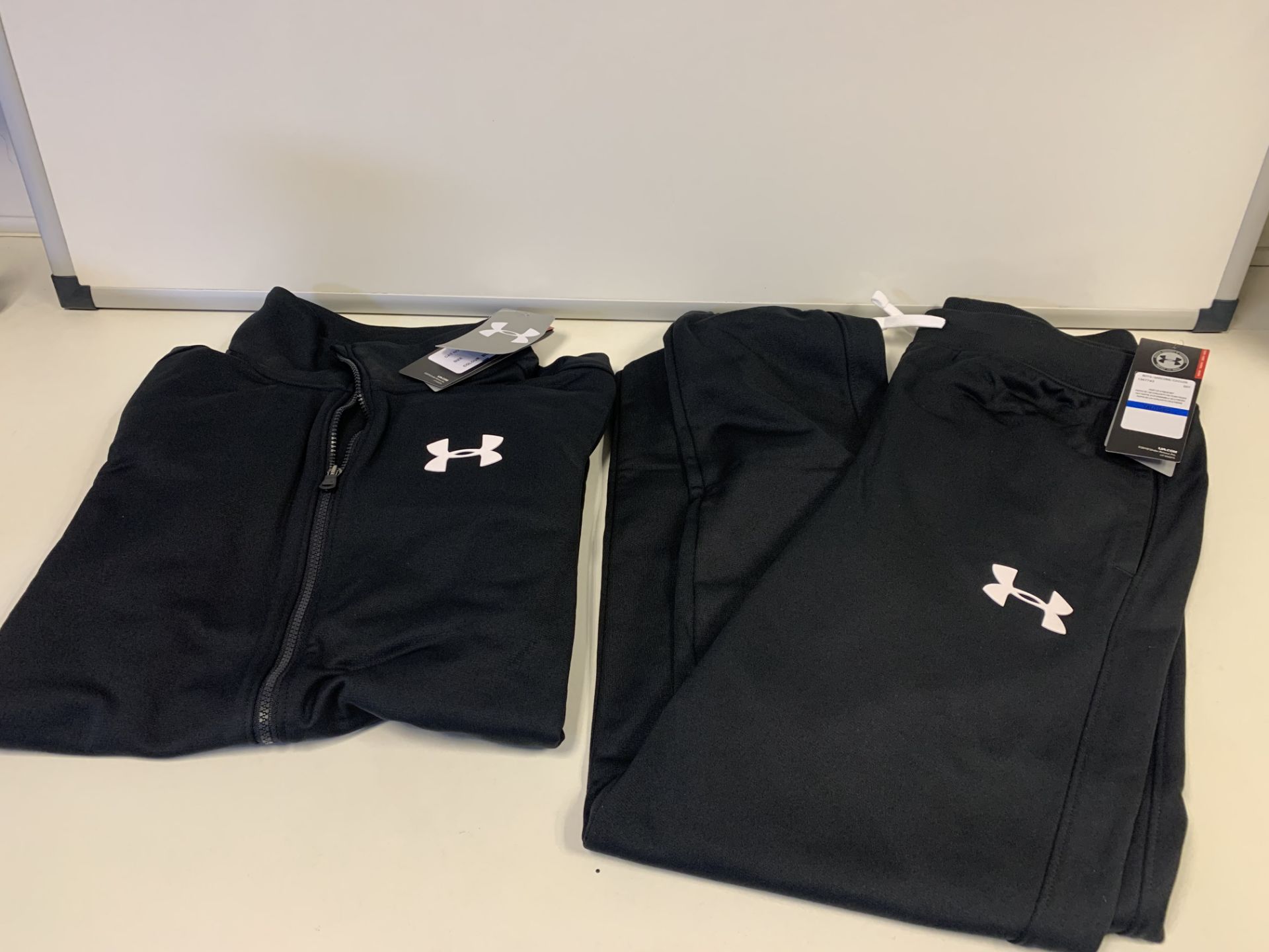 5 X BRAND NEW CHILDRENS UNDER ARMOUR FULL TRACKSUITS BLACK BOYS 15-16