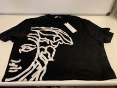 BRAND NEW VERSACE GIROCOLLO T SHIRT SIZE MEDIUM