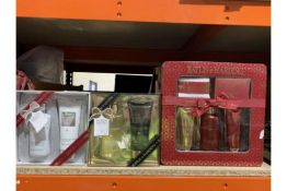 5 X VARIOUS BAYLISS AND HARDING GIFT SETS (419/23)