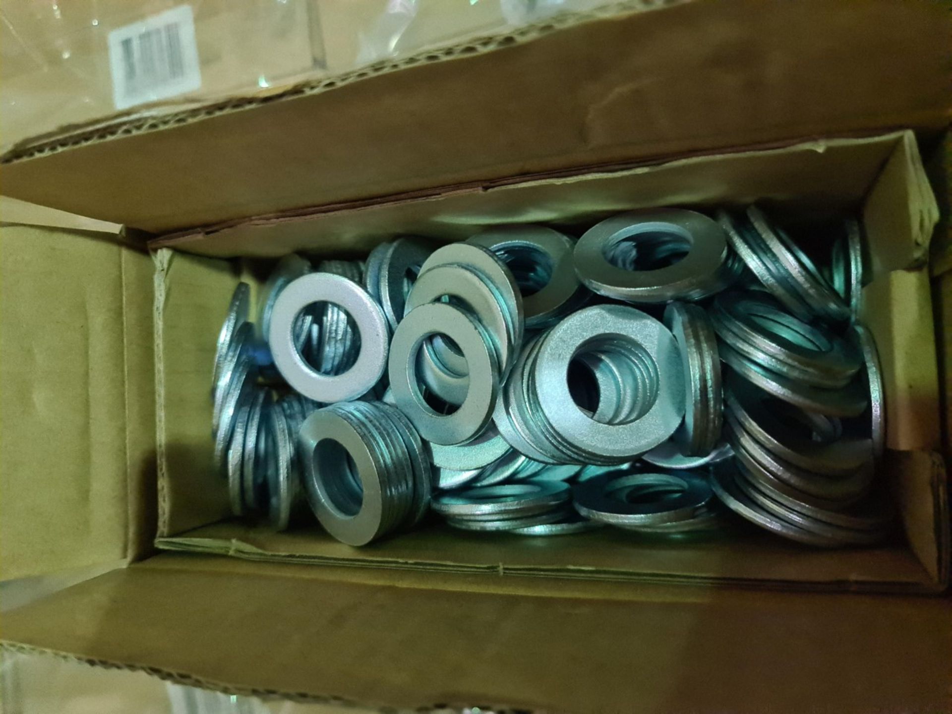 (D17) PALLET TO CONTAIN 100 x NEW 4KG BOXES OF 16MM FLAT WASHERS STEEL. RRP £15 PER BOX (241/18) - Image 3 of 3