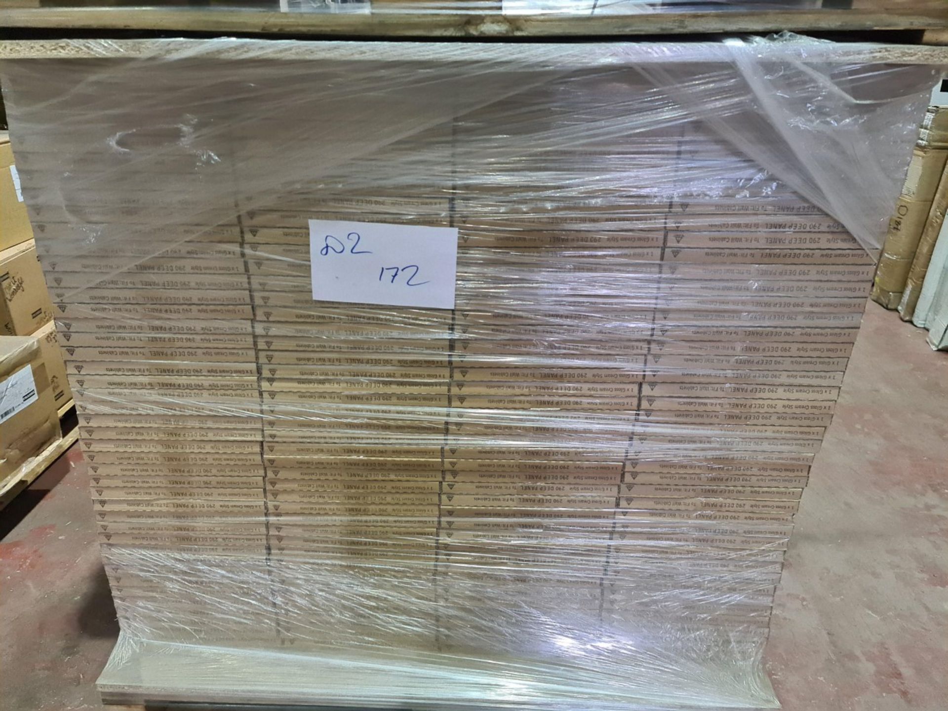(D2) PALLET TO CONTAIN 172 x NEW BOXED GLOSS CREAM STYLE WALL END 290 DEEP PANELS