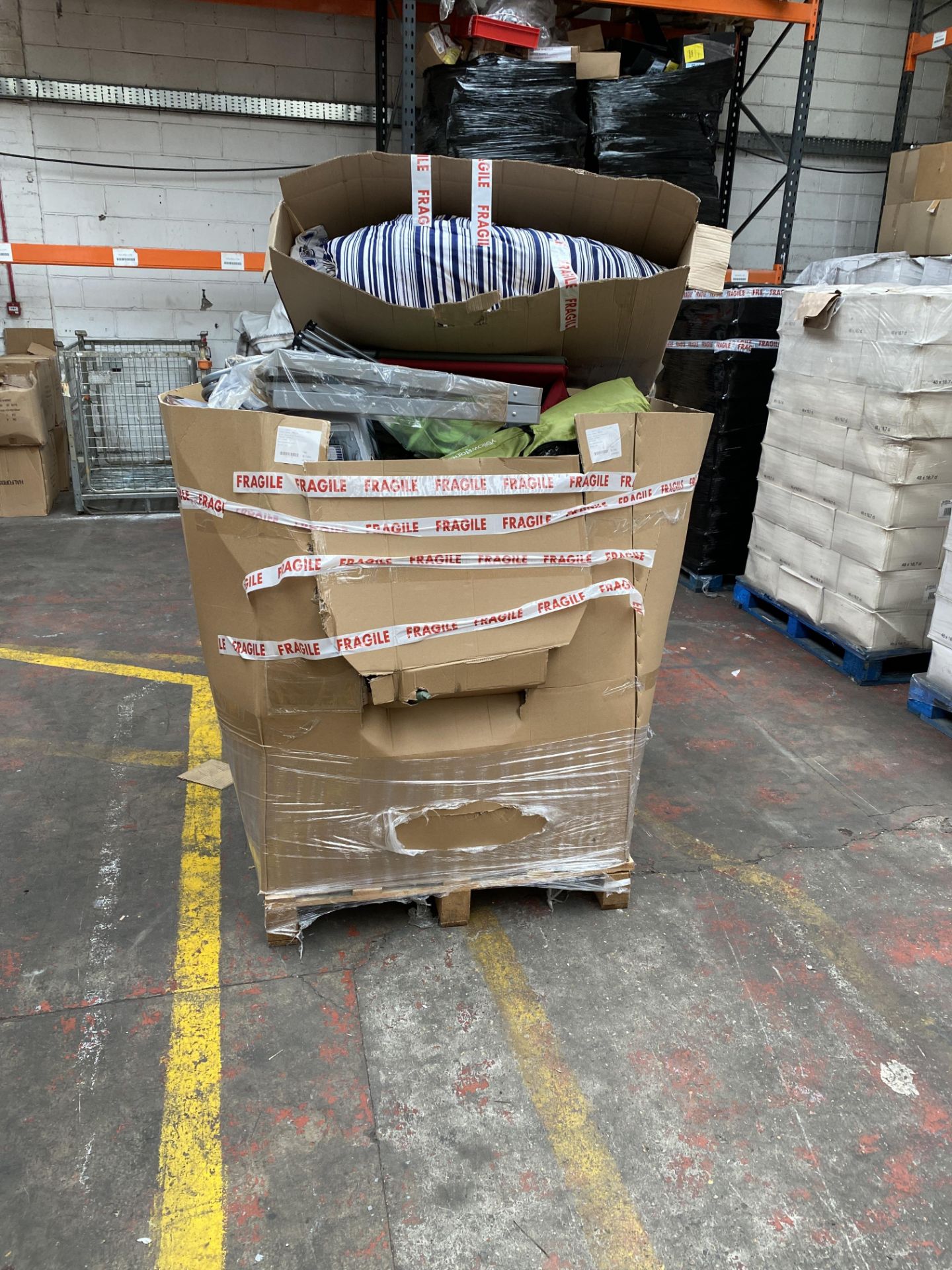 1 x Pallet of camping returns. Some brand new stock some returns. Pallet full of sleeping bags,