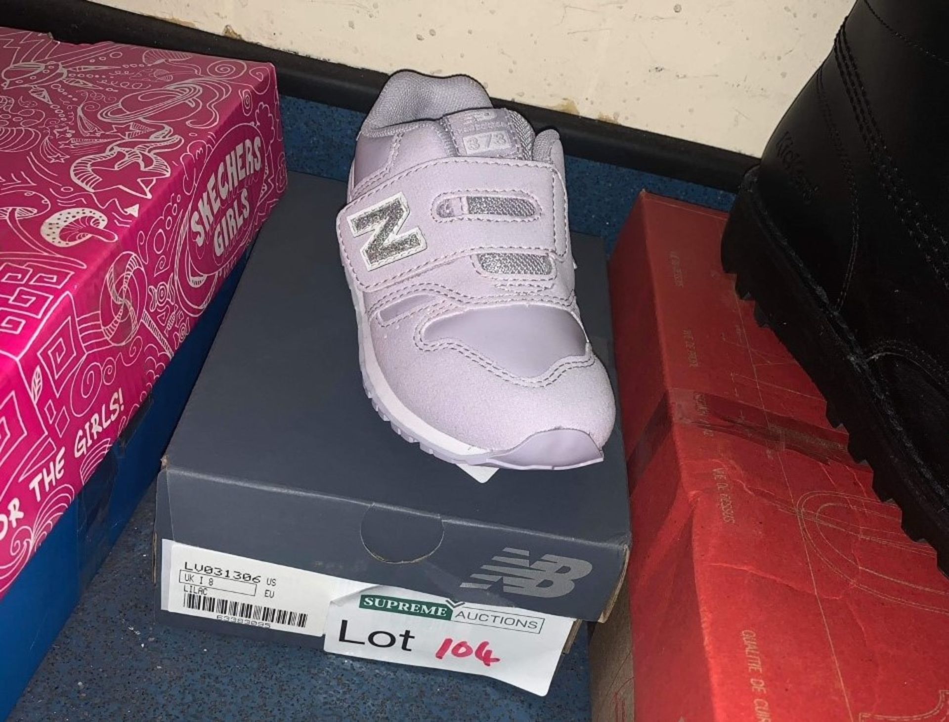 NEW & BOXED NEW BALANCE LILAC SIZE INFANT 8