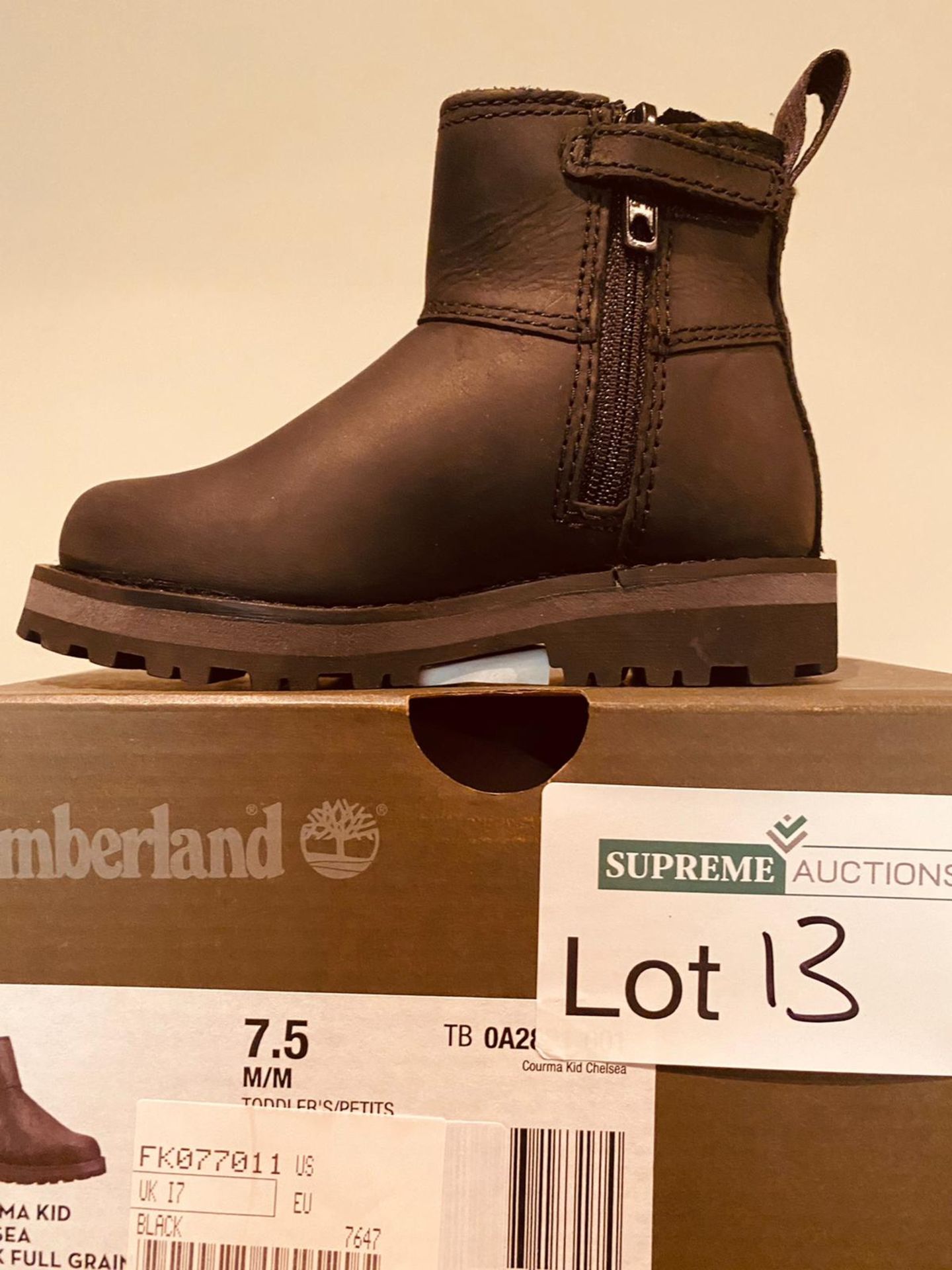 NEW AND BOXED I I-3TIMBERLAND BLACK BOOTS I-7 - Image 2 of 3