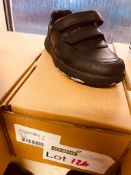 NEW & BOXED CLARKS BLACK VELCROW SHOE SIZE INFANT 7