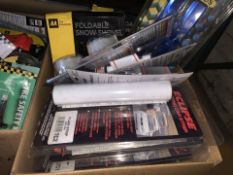 30 PIECE MIXED LOT INCLUDING SNOW SHOVEL, RESCUE TAPE ETC (984/2)