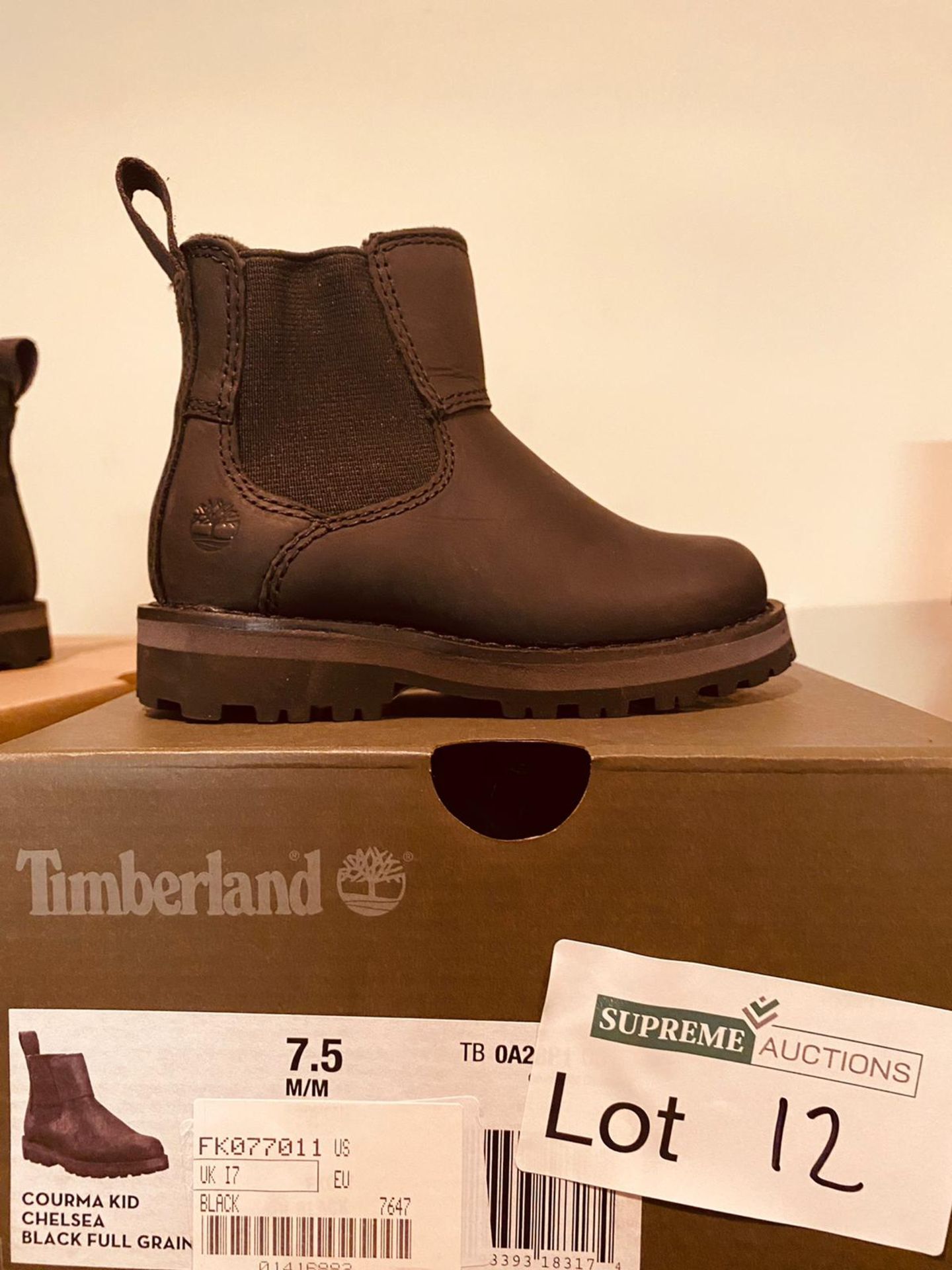 NEW AND BOXED I I-3TIMBERLAND BLACK BOOTS I-7 - Image 3 of 3