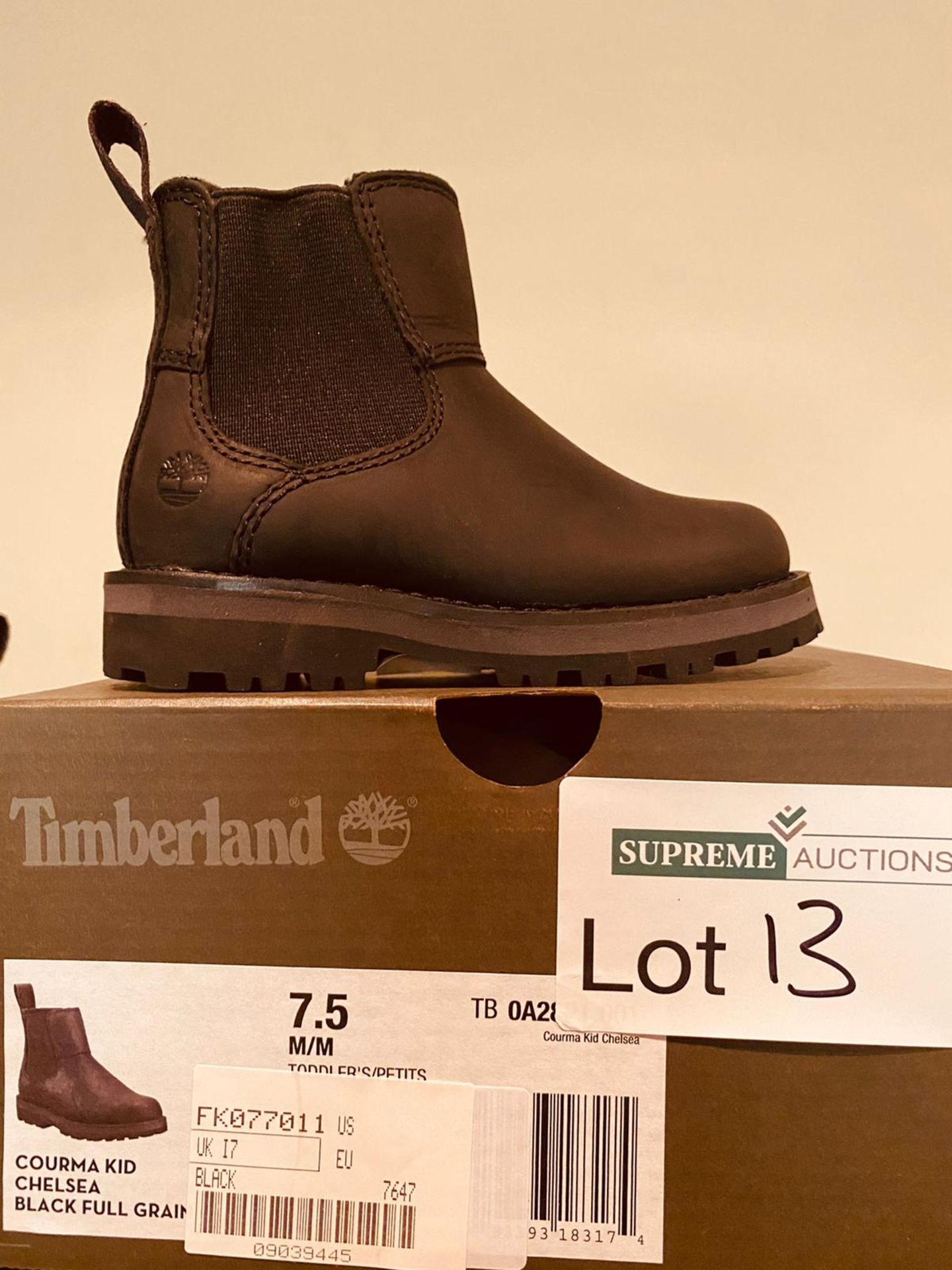 NEW AND BOXED I I-3TIMBERLAND BLACK BOOTS I-7 - Image 3 of 3