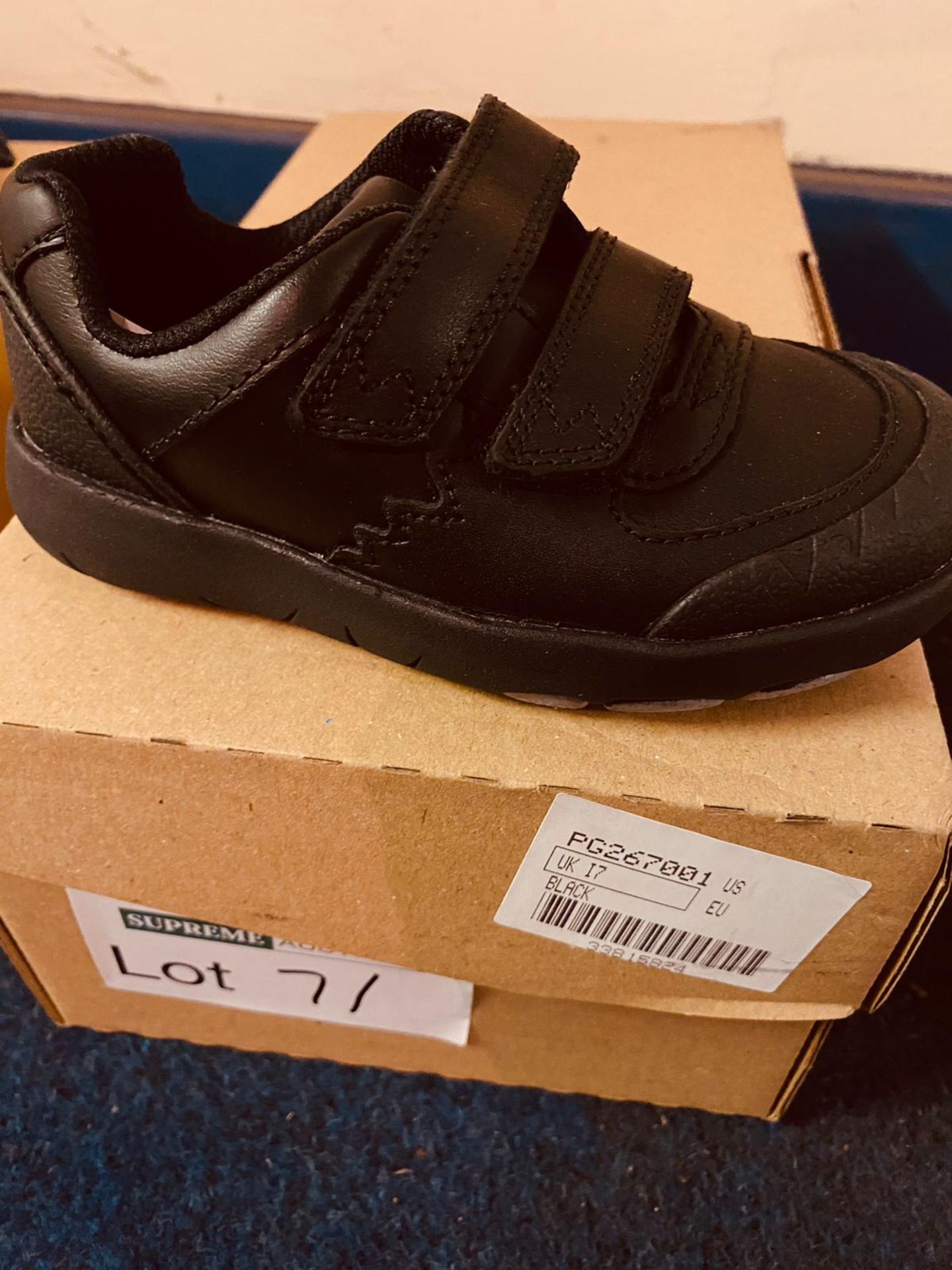 NEW AND BOXED BLACK CLARKS I-7