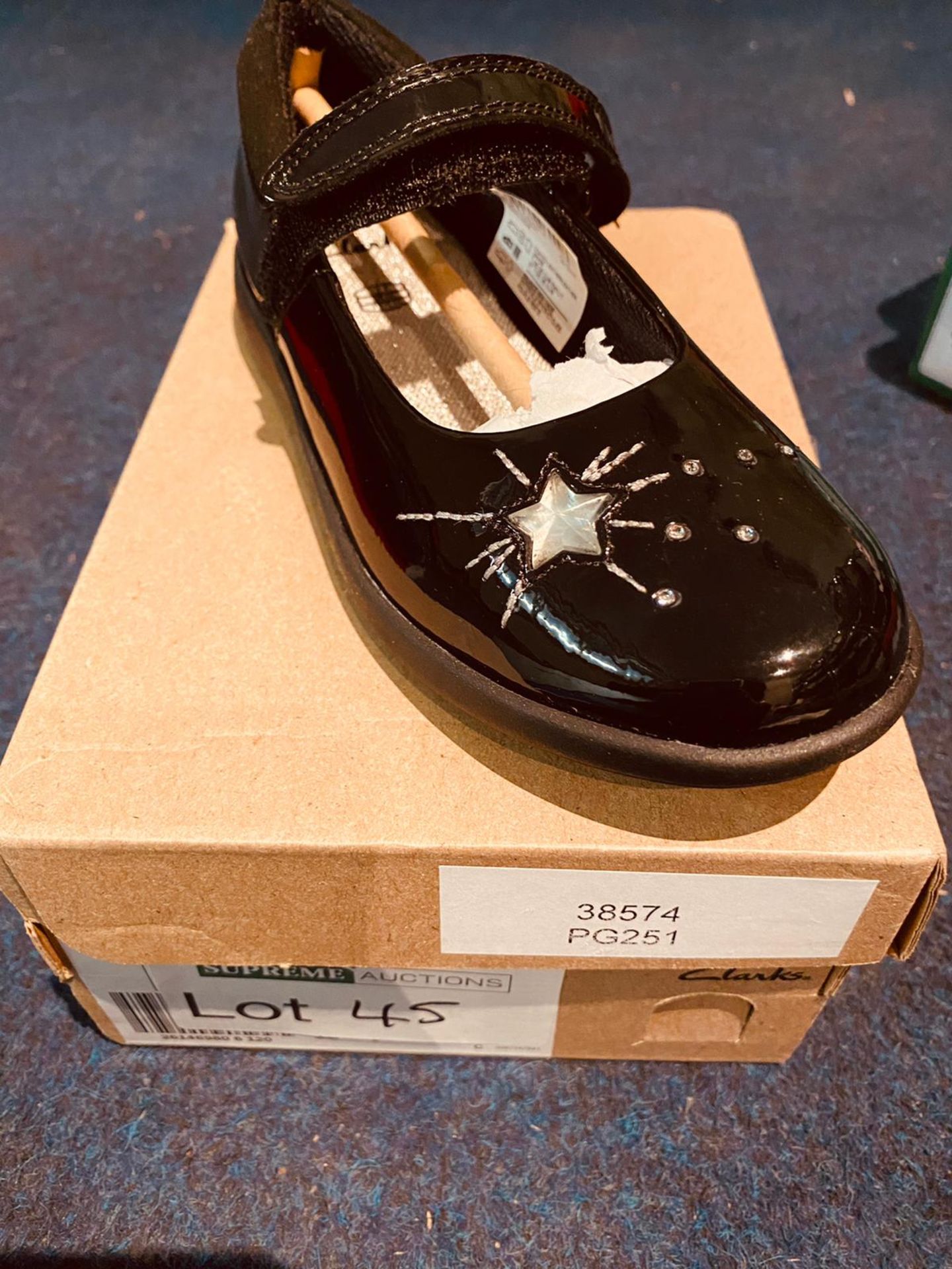 NEW AND BOXED CLARKS ETCH SPARK UK12