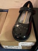 NEW AND BOXED CLARKS SPARKLY BLACK UK 2