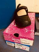 NEW & BOXED SKETCHERS GIRLS BLACK SIZE JUNIOR 2