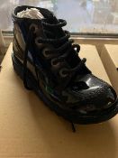 NEW & BOXED KICKERS BLACK PATENT SHOE SIZE JUNIOR 2