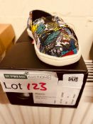 NEW & BOXEDTOMS MUTLI MARVEL COMIC POP PRINT SHOE SIZE INFANT 4