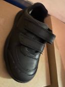 NEW AND BOXED CLARKS BLAC I-7