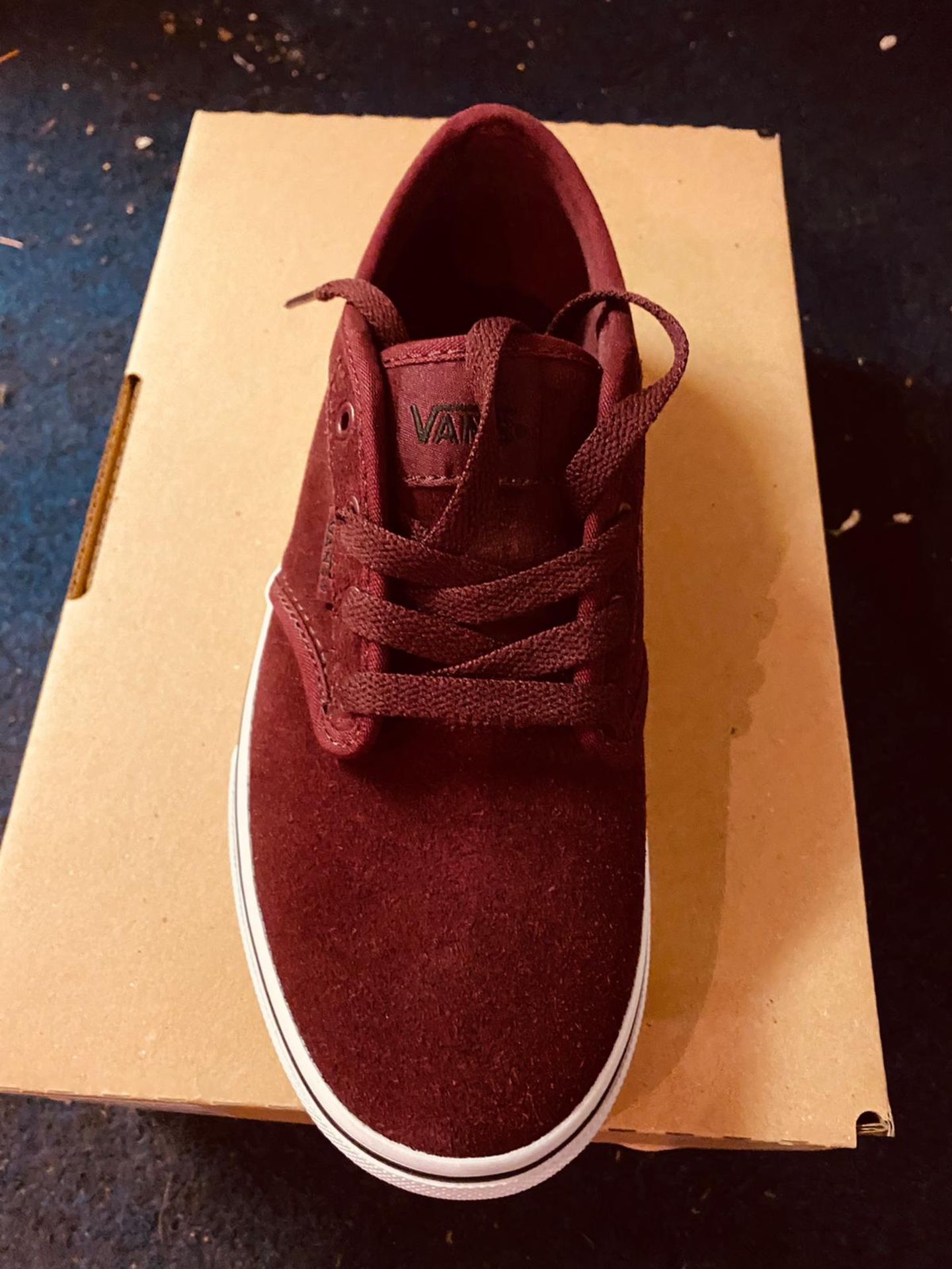 NEW AND BOXED MAROON VANS UK3 - Image 2 of 2