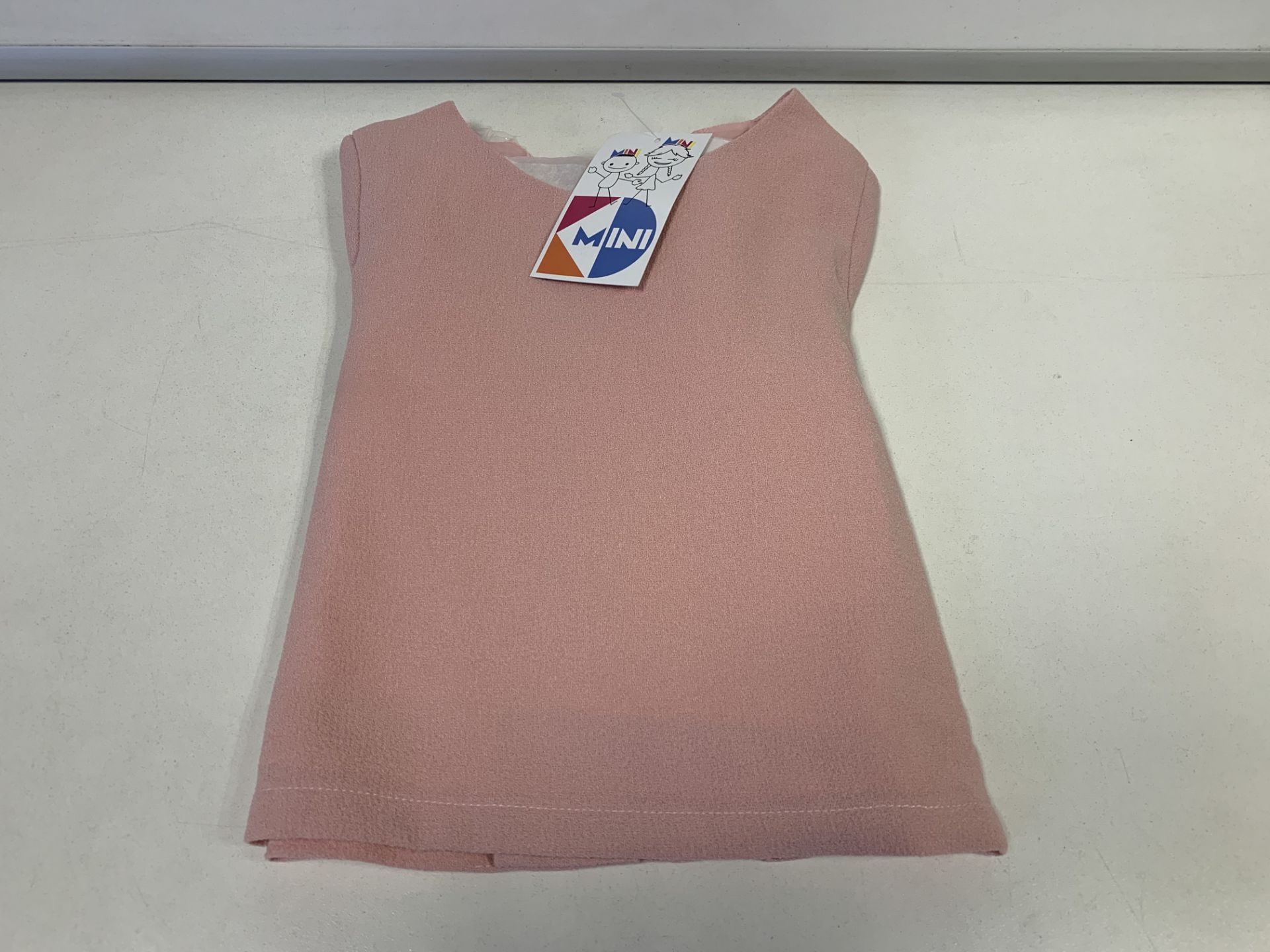(NO VAT) 23 X BRAND NEW KIDS DIVISION PINK MINI TOPS AGE 4-5 YEARS