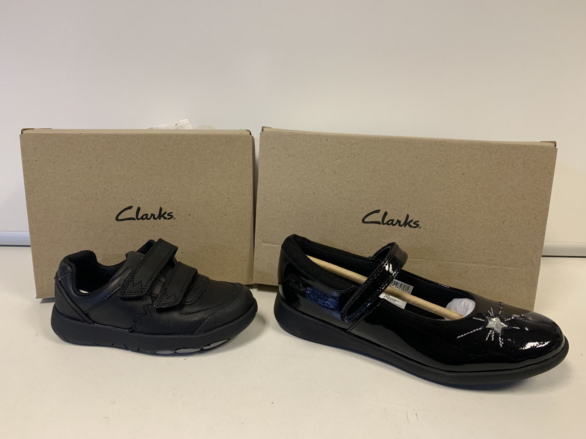 (NO VAT) 6 X BRAND NEW CHILDRENS CLARK SHOIES VARIOUS STYLES AND SIZES