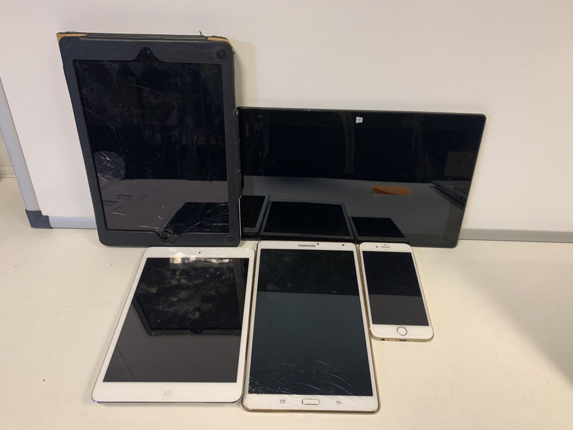 IPAD AIR, MICROSOFT SURFACE TABLET, IPAD MINI, SAMSUNG TABLET AND IPHONE 6 (ALL FOR SPARES)