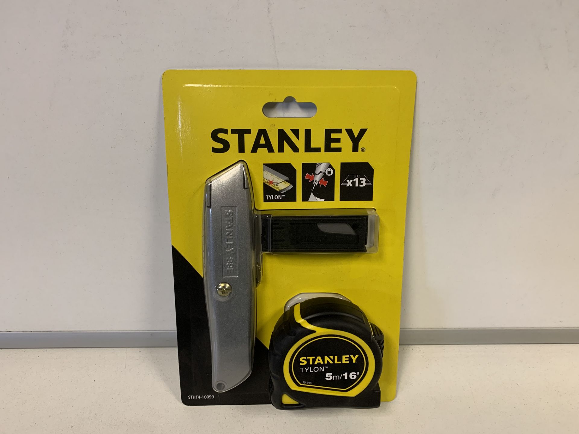 6 x NEW STANLEY SETS EACH SET INCLUDES: STANLEY KNIFE, 5M TAPE MEASURE & 13 REPLACEMENT STANLEY