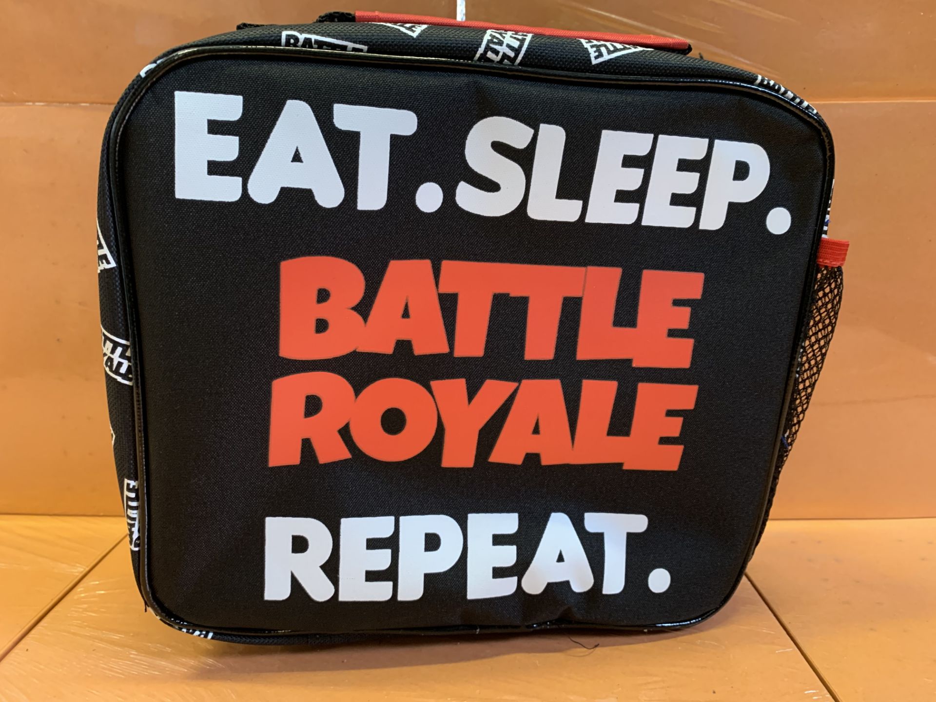 48 X BRAND NEW BATTLE ROYALE LUNCH BAGS