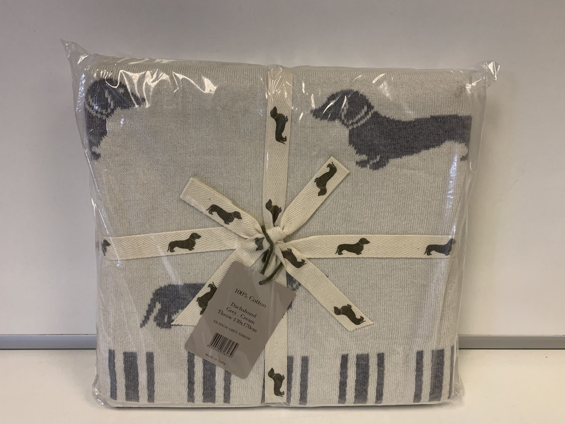 6 X BRAND NEW EMILY BOND DACHSHUND GREY THROWS SIZE 130 X 170CM RRP £65 EACH