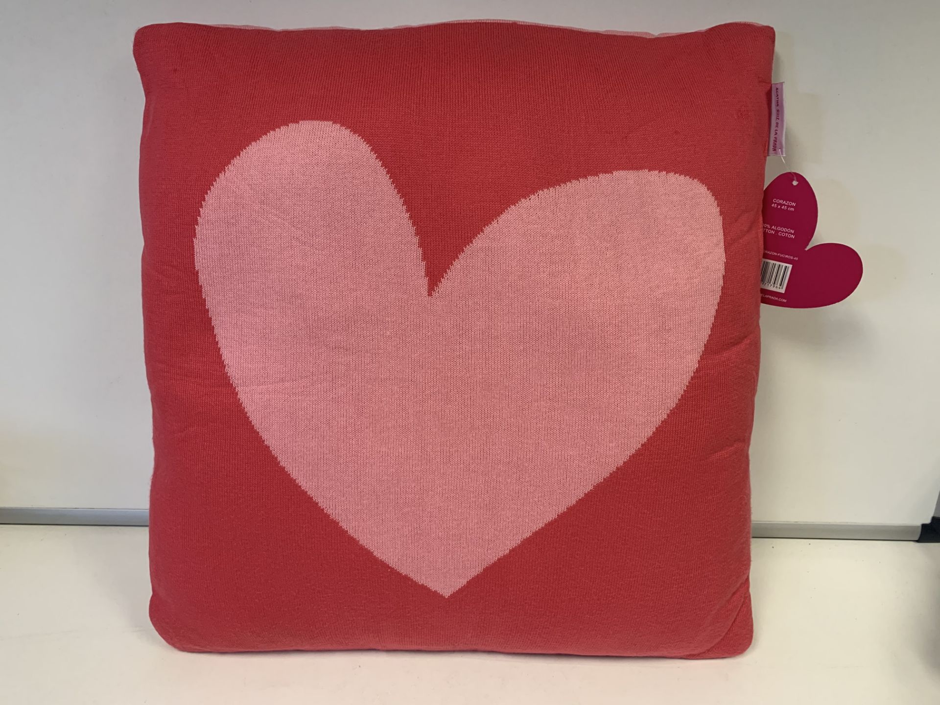 10 X BRAND NEW AGATHA RUIZ DE LA PRADA CORAZON FUCSIA ROSA CUSHIONS 45 X 45CM RRP £40 EACH