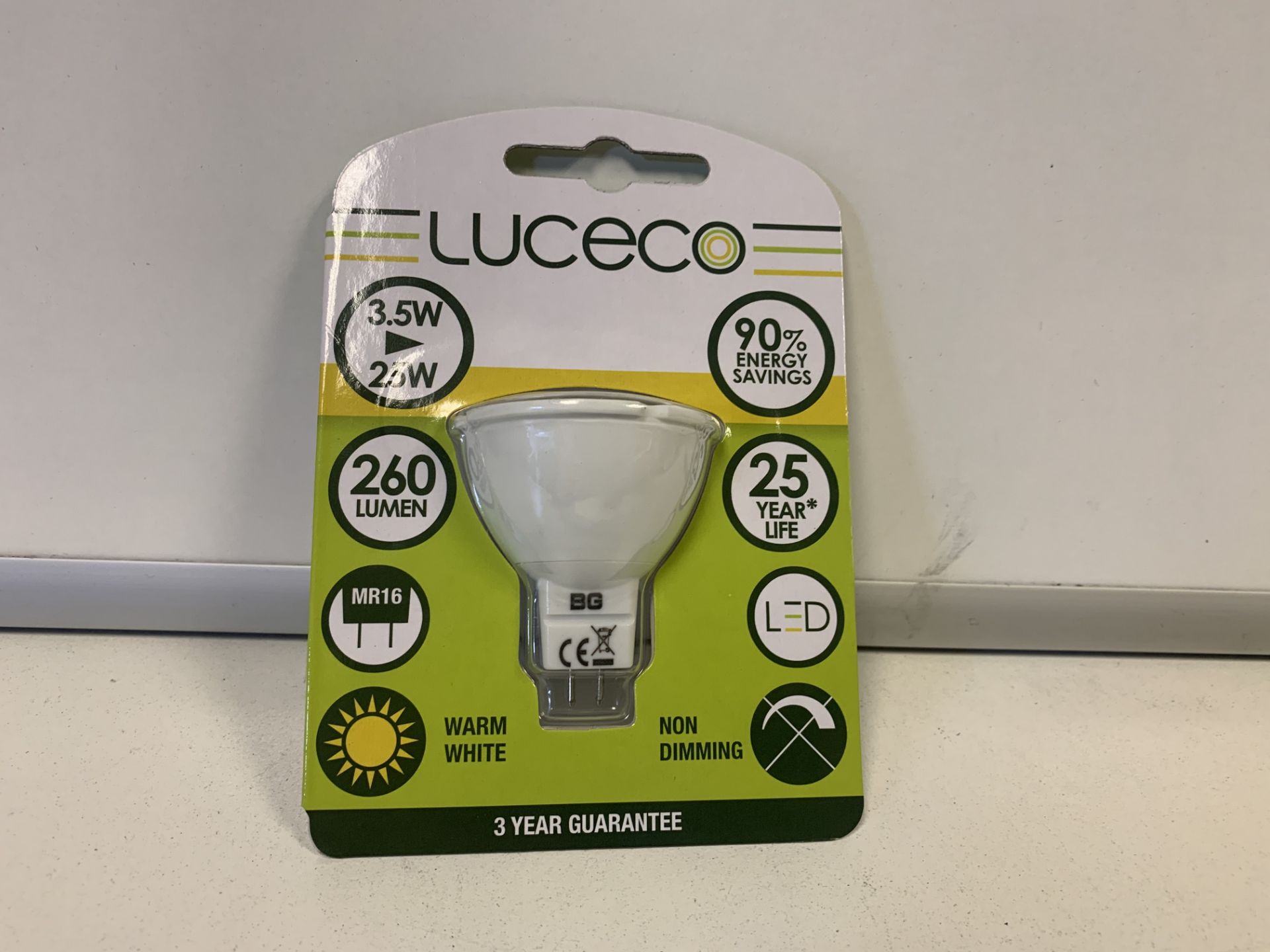 50 x NEW PACKAGED LUCECO 3.5W=25W WARM WHITE LED LIGHTBULBS. MR16 FITTING. UP TO 90% ENERGY SAVING