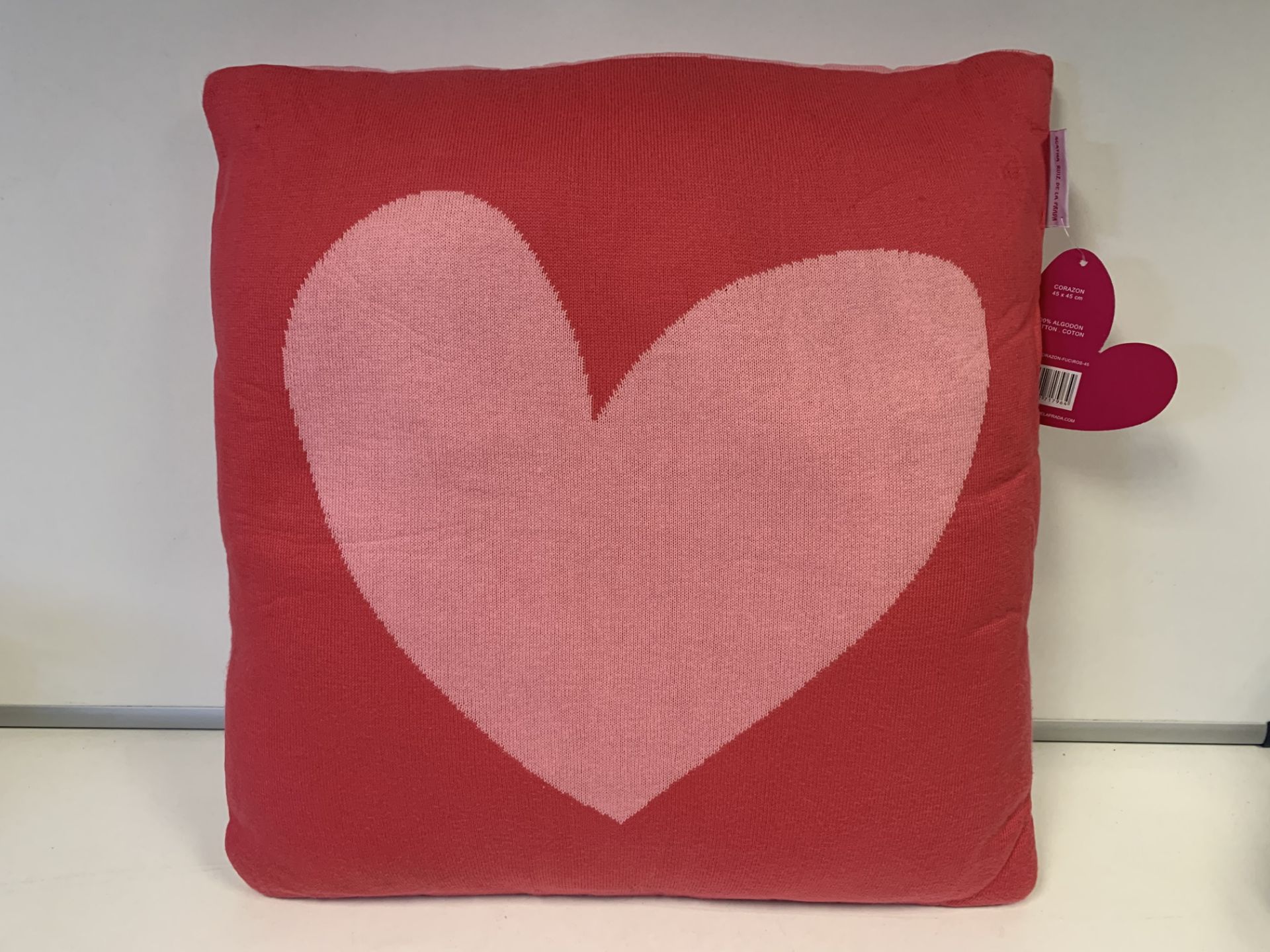 10 X BRAND NEW AGATHA RUIZ DE LA PRADA CORAZON FUCSIA ROSA CUSHIONS 45 X 45CM RRP £40 EACH