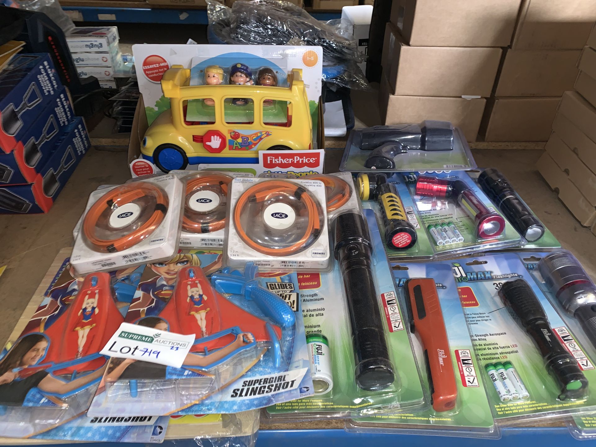 MIXED LOT INCLUDING FLASHLIGHTS, FISHER PRICE TOY, LACIE FLAT CABLES, ETC