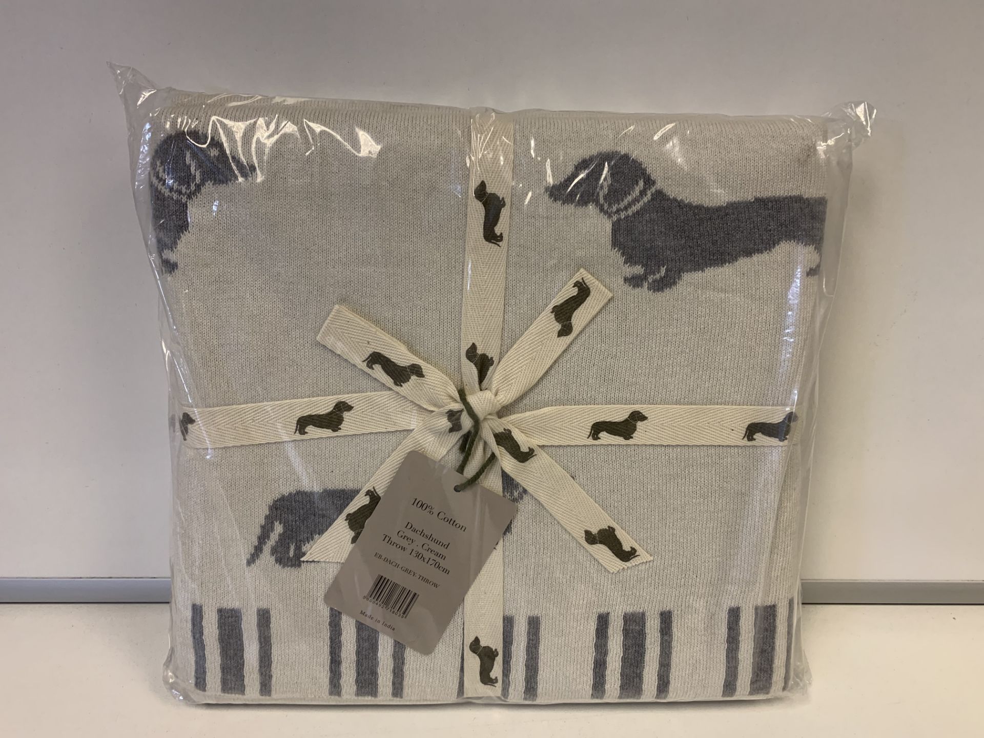 6 X BRAND NEW EMILY BOND DACHSHUND GREY THROWS SIZE 130 X 170CM RRP £65 EACH