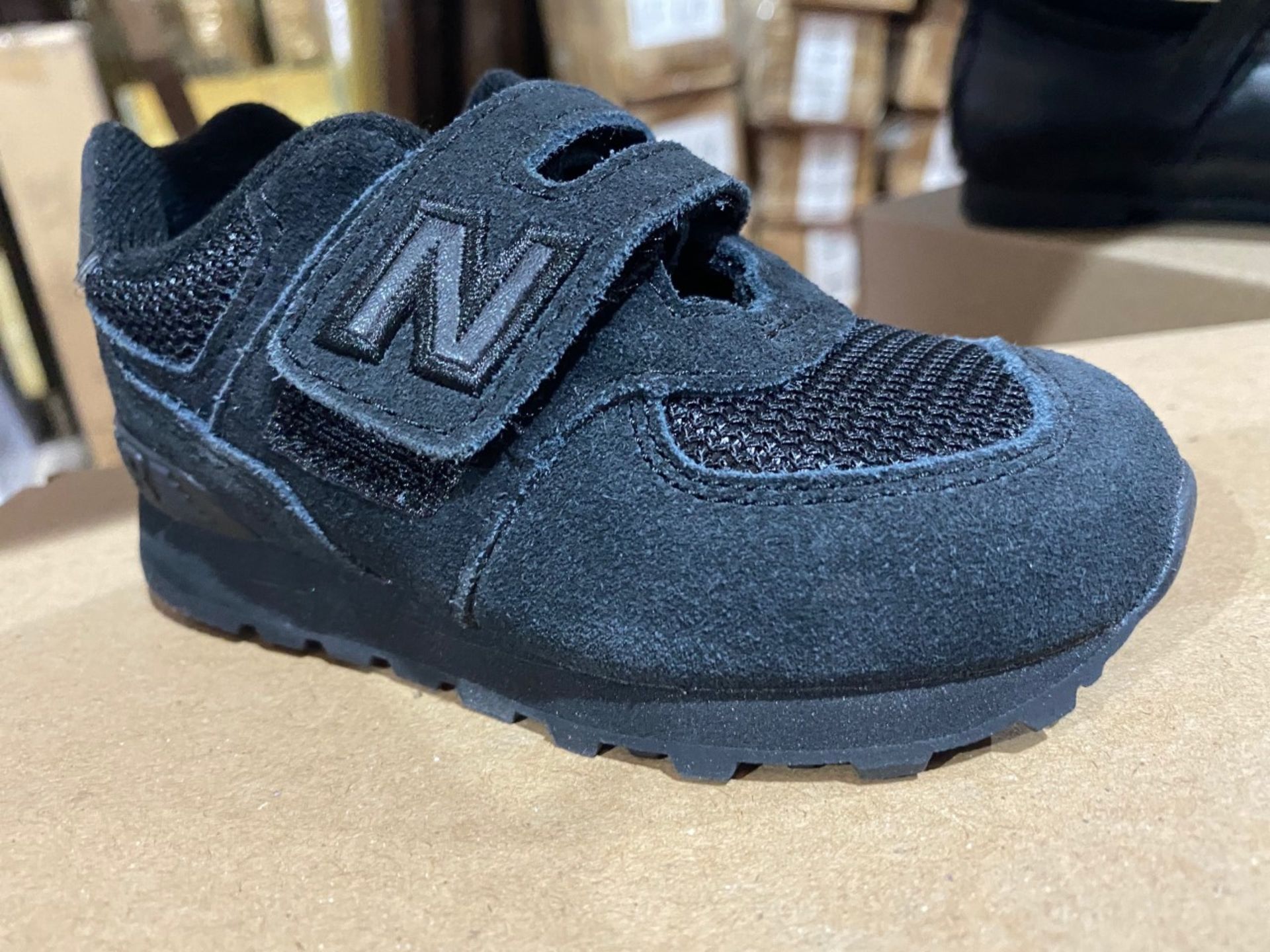NEW & BOXED NEW BALANCE VECROW TRAINER SIZE INFANT 6