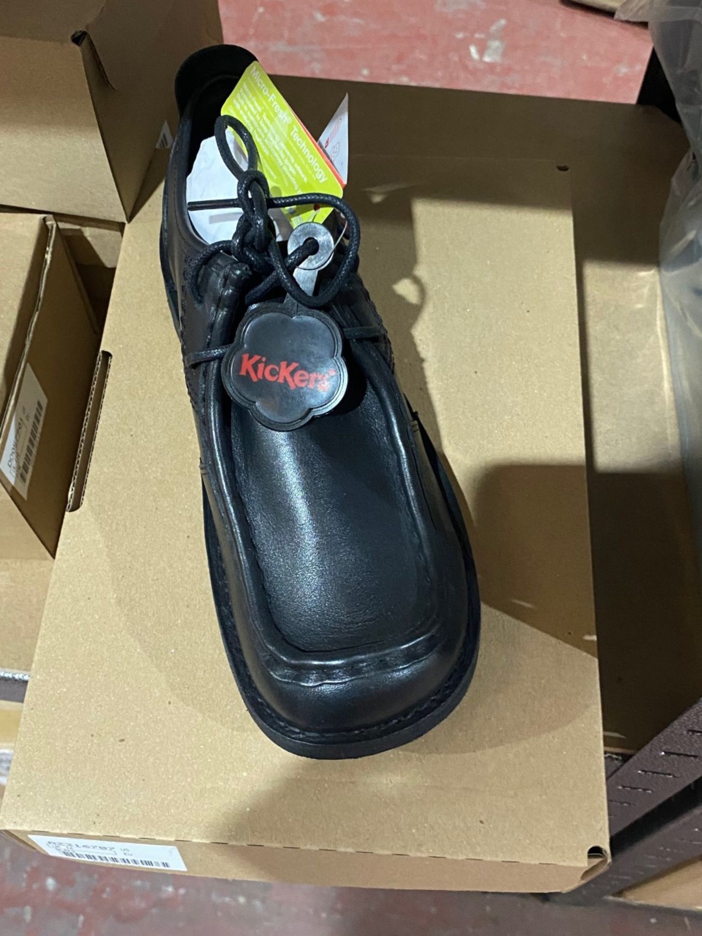 NEW & BOXED KICKERS BLACK SHOE SIZE JUNIOR 6 - Image 2 of 2