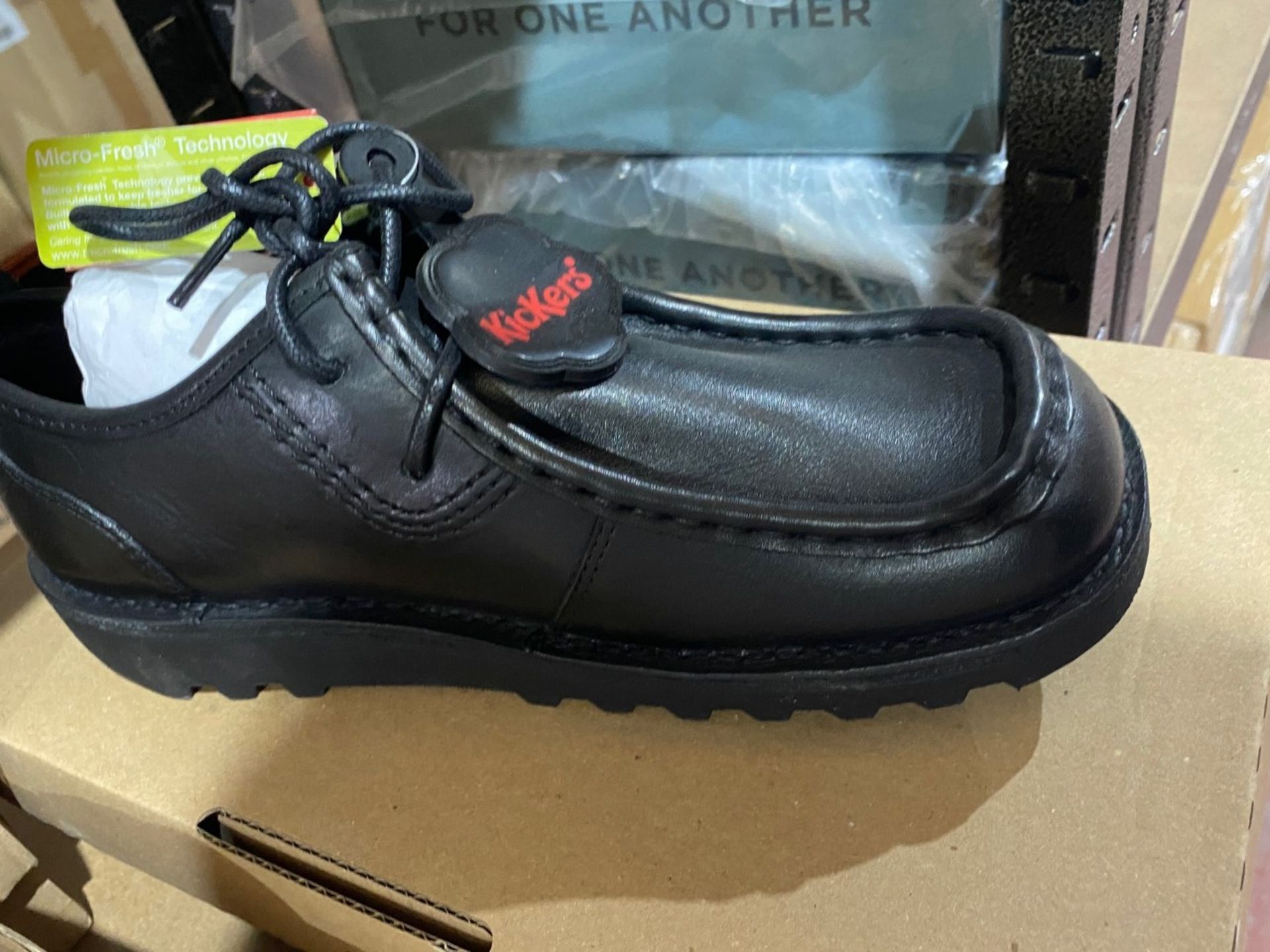 NEW & BOXED KICKERS BLACK SHOE SIZE JUNIOR 6