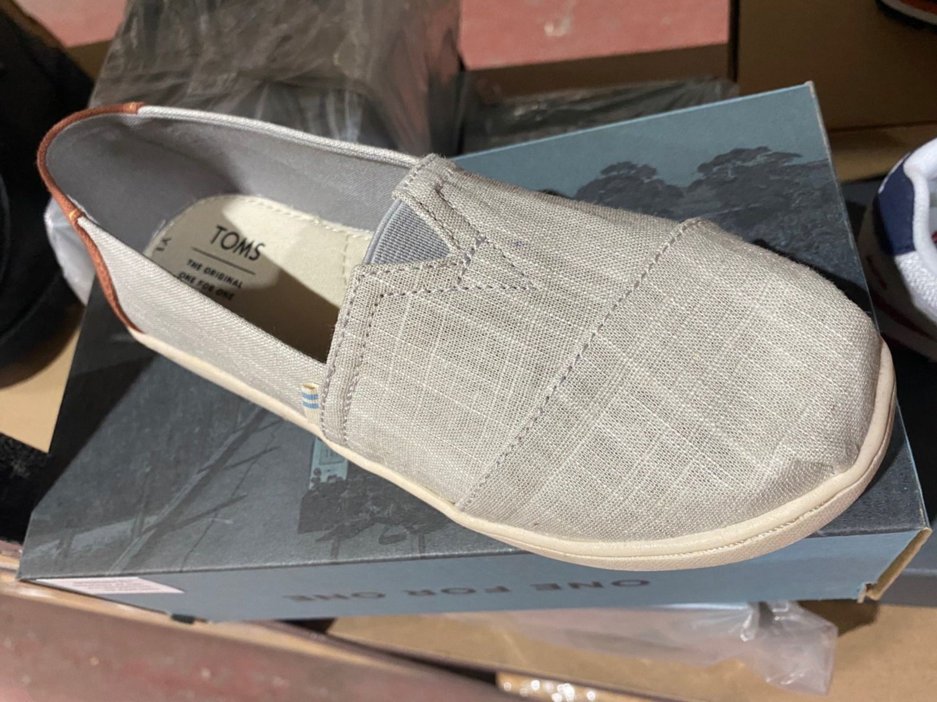 NEW & BOXED TOMS GREY SHOE SIZE INFANT 13 - Image 2 of 2