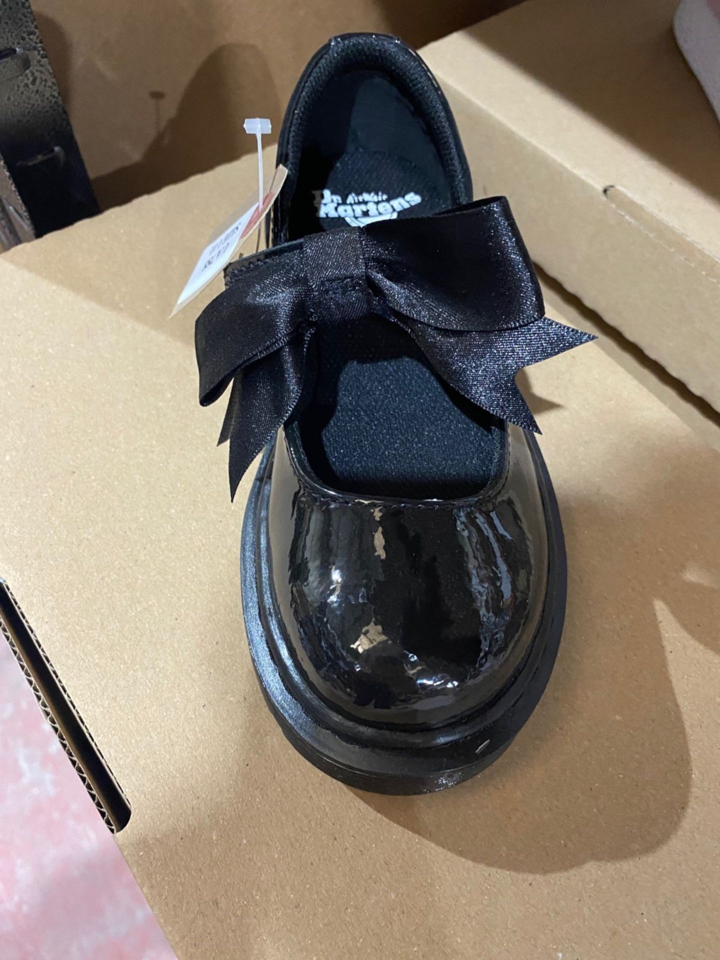 NEW & BOXED DR MARTENS BLACK PATENT SHOW SIZE INFANT 11 - Image 2 of 2