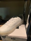 NEW & BOXED THE KIDS DIVISION WHITE TRAINER SIZE JUNIOR 5