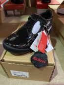 NEW & BOXED KICKERS BLACK SHOE SIZE INFANT 11