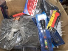 MIXED CAR LOT INCLUDING ANTI-FREEZE TESTERS, FLEXI JUGS, EMERGENCY HAMMERS, ETC (127/16)