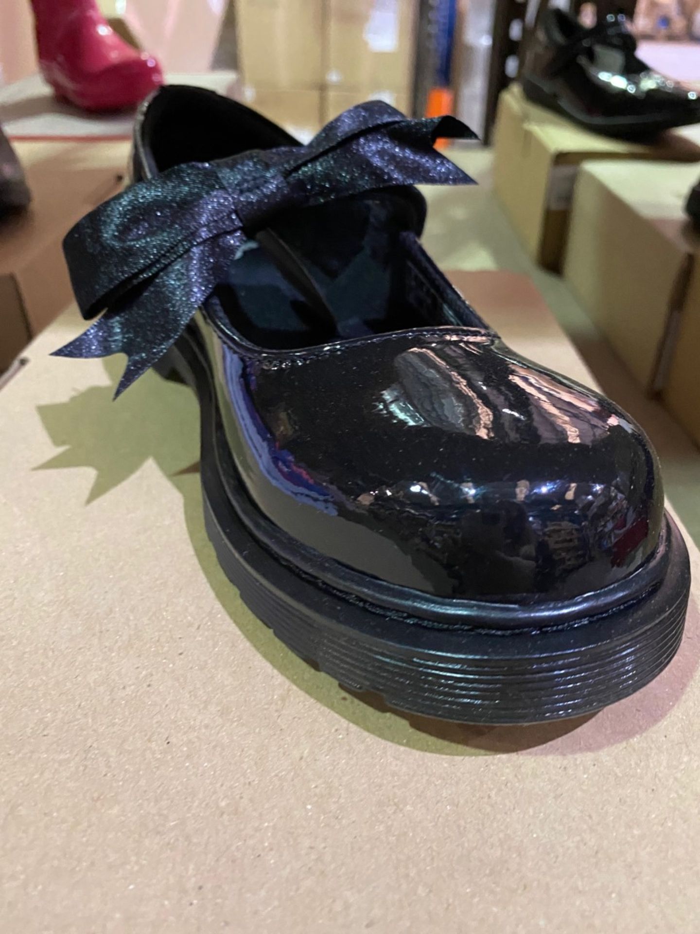 NEW & BOXED DR MARTENS BLACK PATENT SIZE JUNIOR 3 - Image 2 of 2