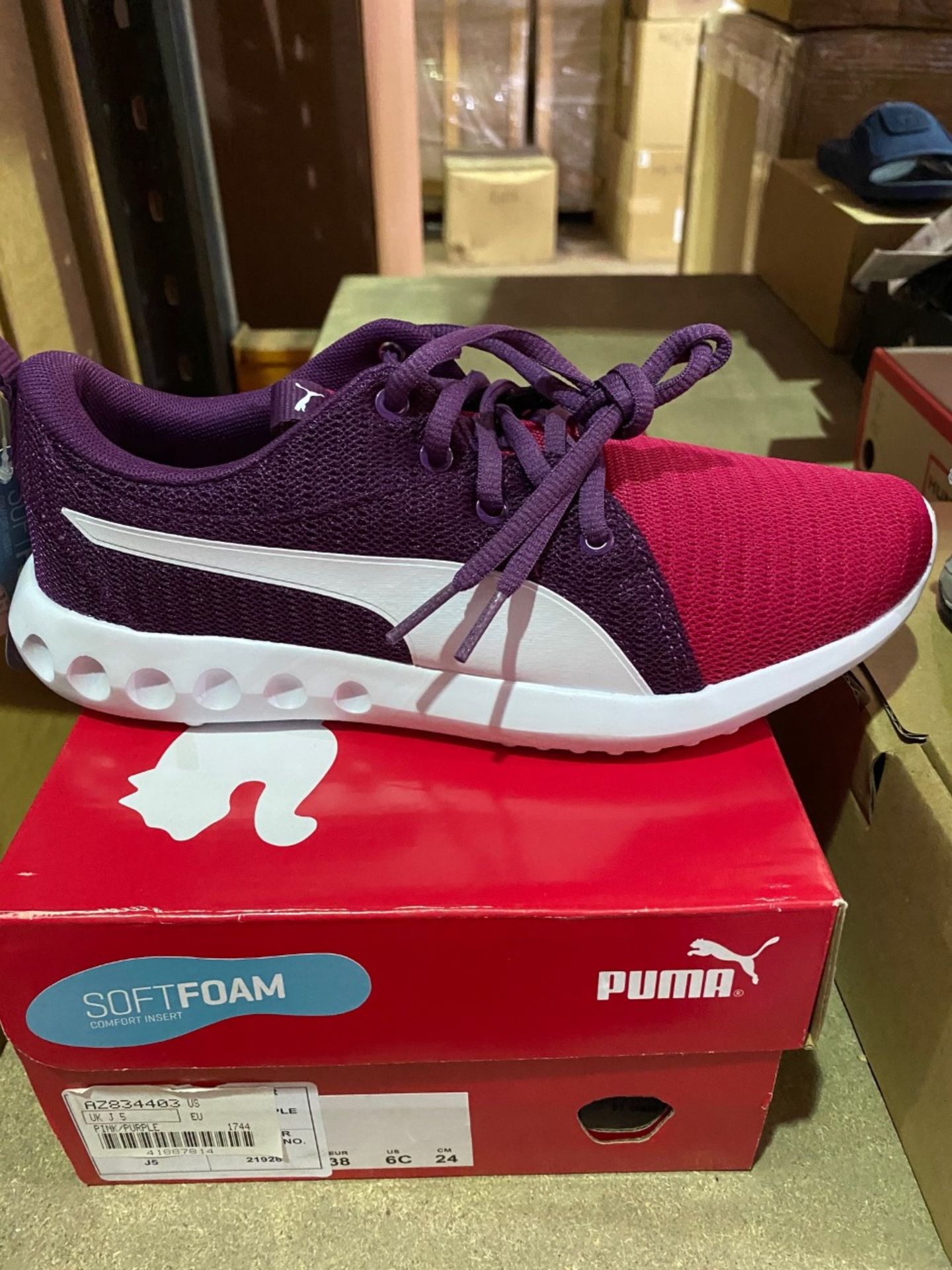 NEW & BOXED PUMA PINK/PURPLE TRAINERS SIZE JUNIOR 5