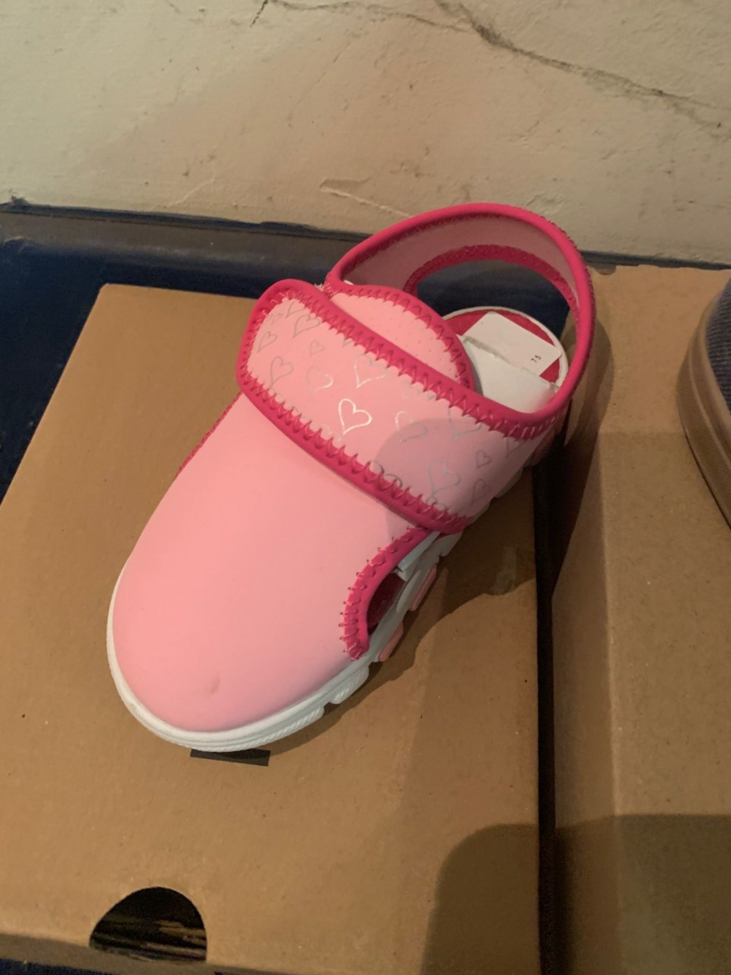 NEW & BOXED REEBOK WAVE GLIDERS PINK SIZE INFANT 7.5
