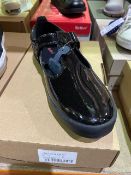 NEW & BOXED KICKERS PATENT BLACK SIZE JUNIOR 4