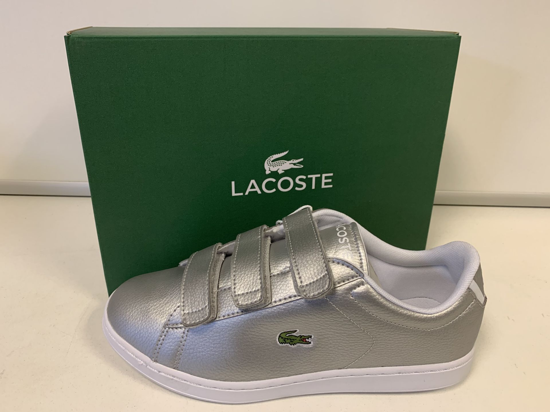 (NO VAT) 2 x NEW BOXED PAIRS OF LACOSTE CARNABY EVO TRAP TRAINERS. SIZE UK 5 (94/16)
