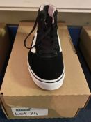 NEW AND BOXED VANS BOOTS I-11 (74/7)