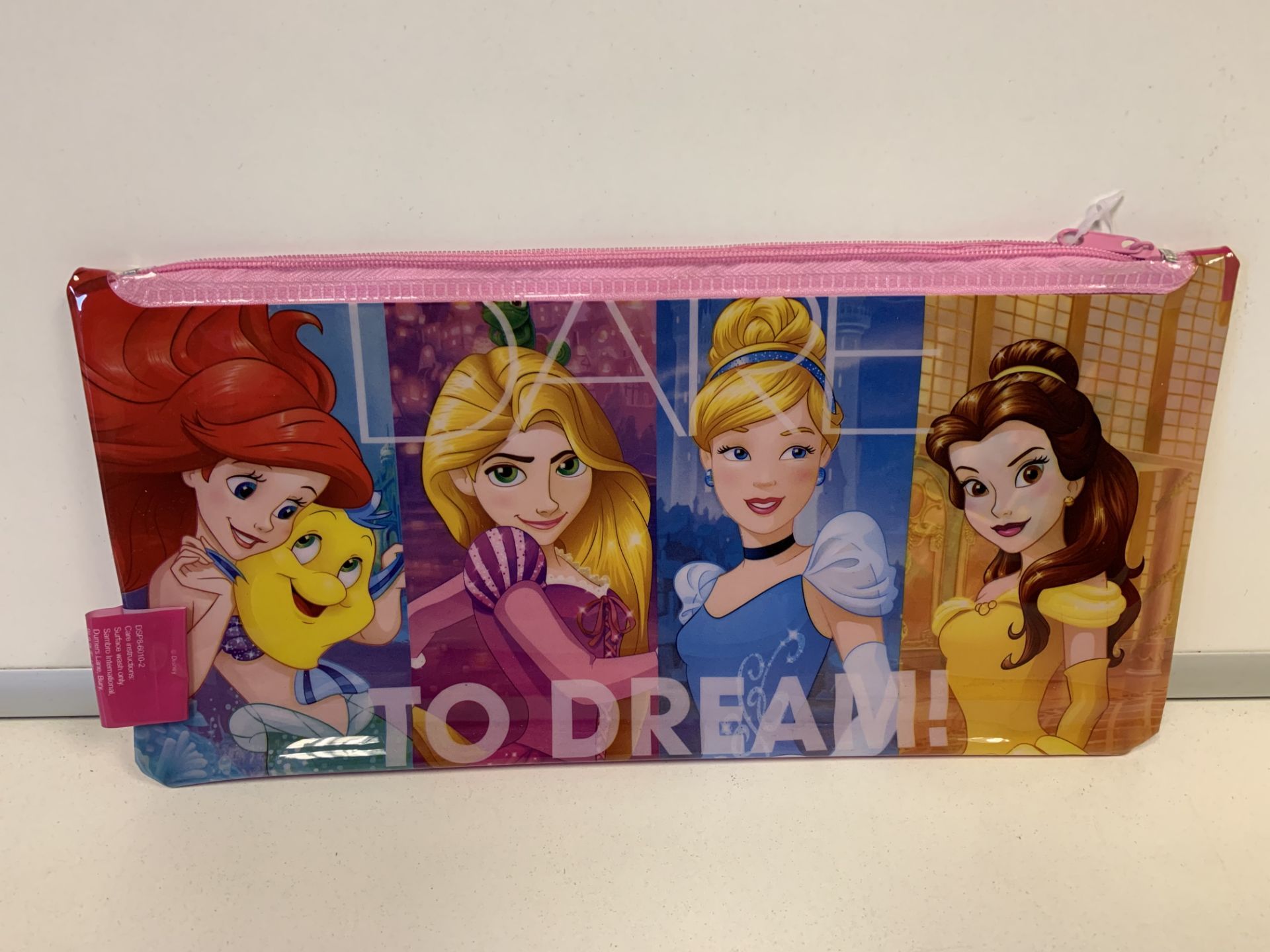 60 x NEW SEALED DISNEY PRINCESS PVC PENCIL CASES (1148/16)