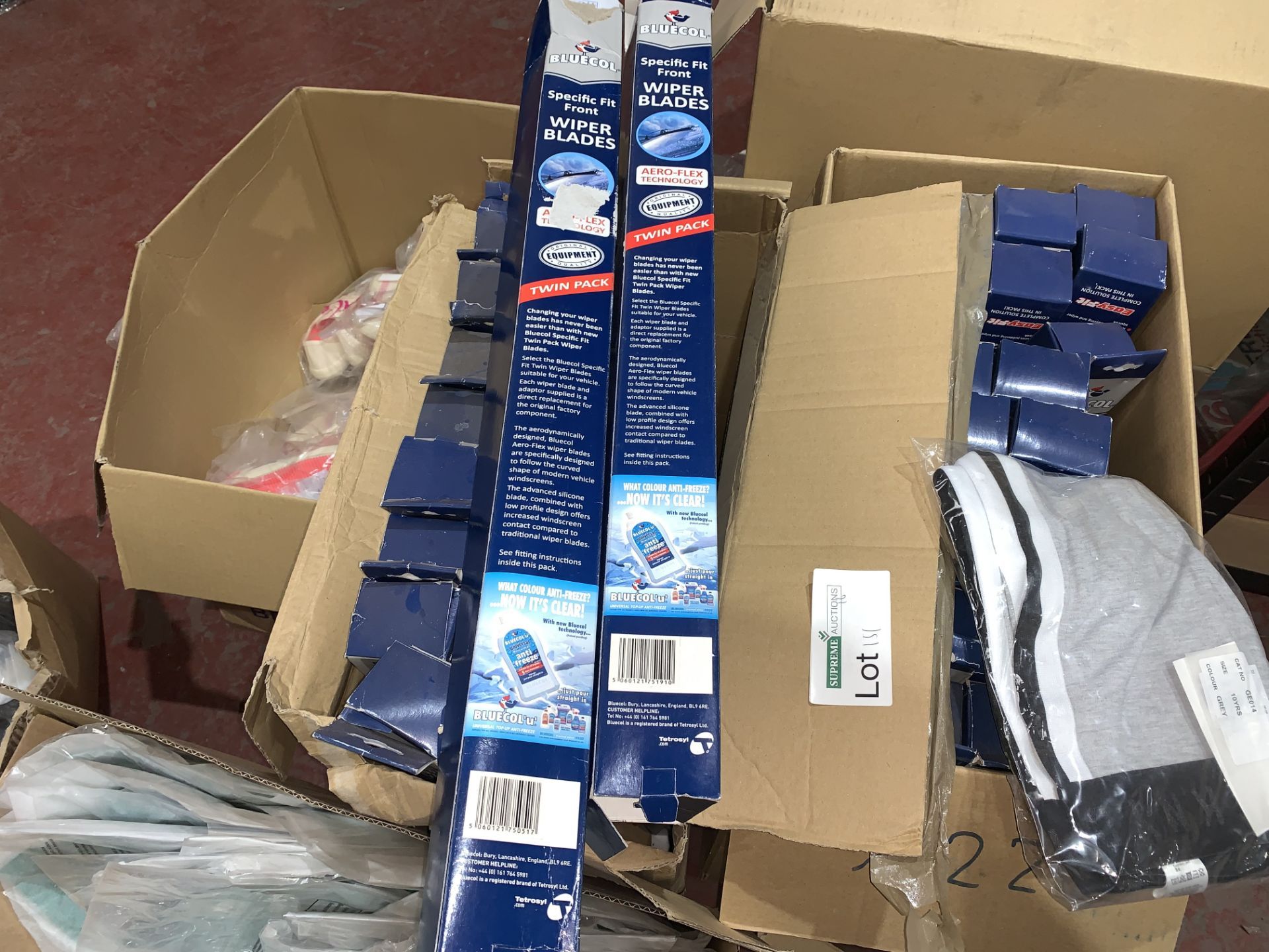 42 X VARIOUS BRAND NEW BLUE COL WIPER BLADES (151/16)