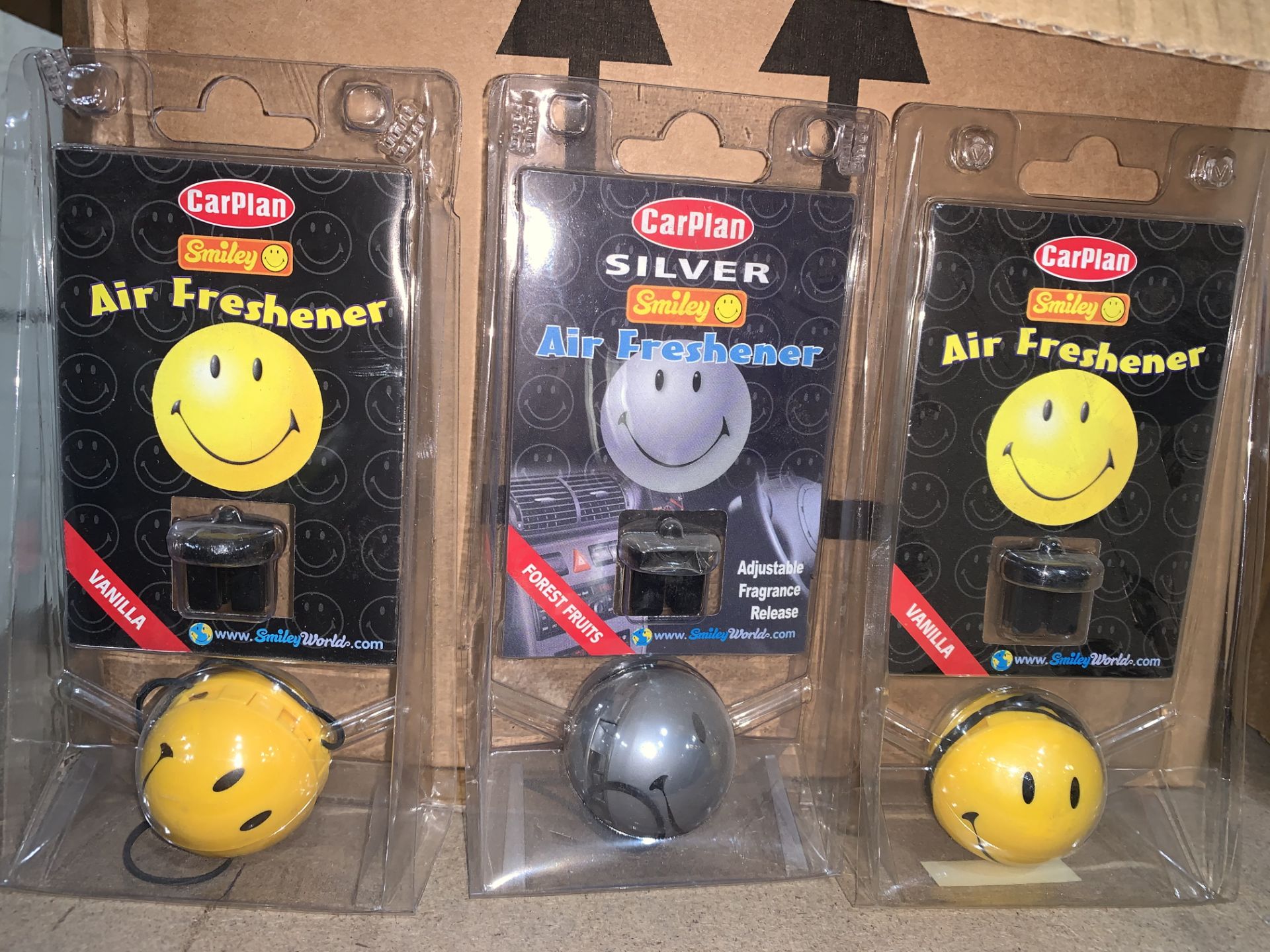 50 X BRAND NEW SMILEY EMOJI AIR FRESHENERS