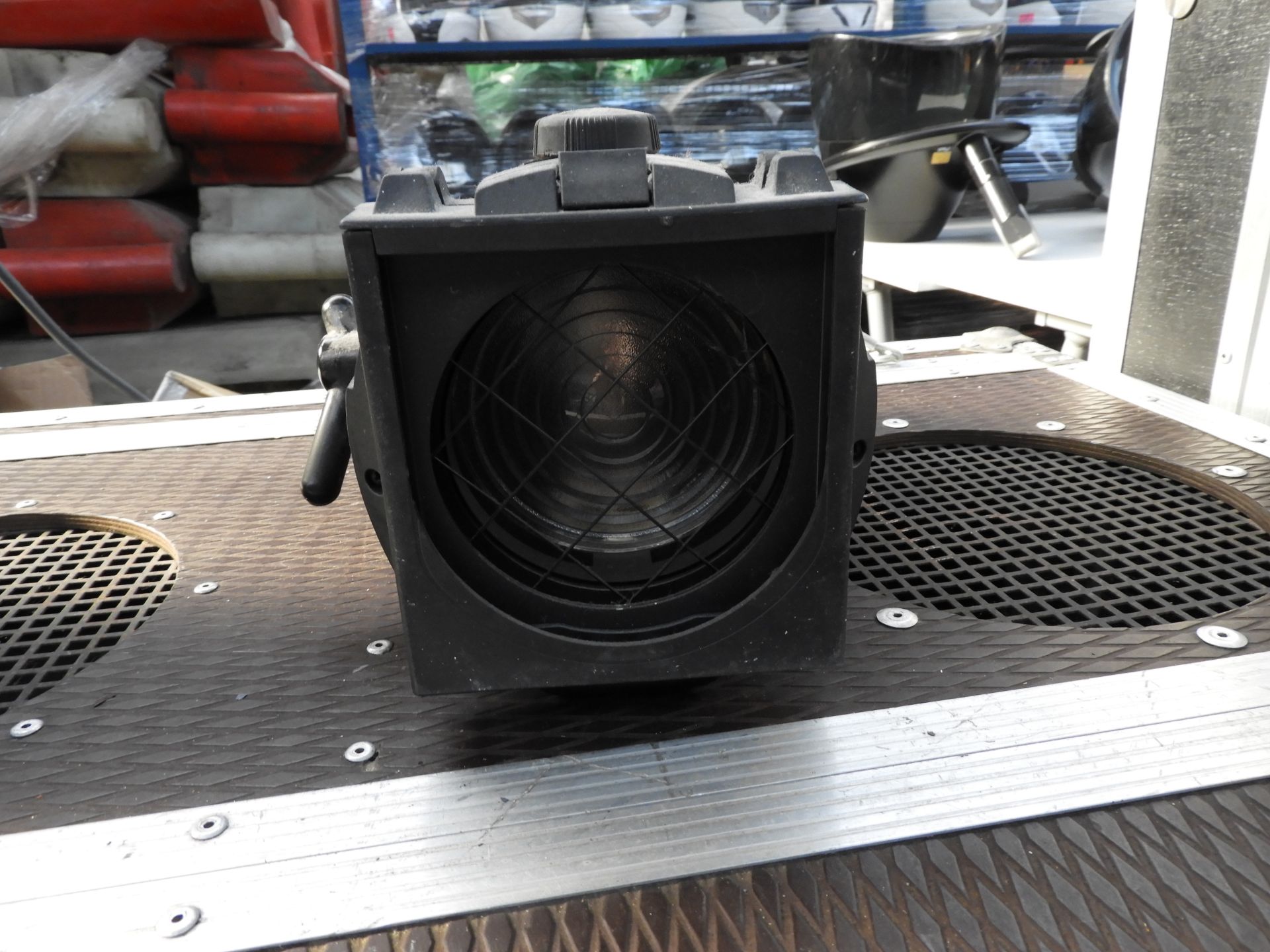 selecon m2 fresnel 650w g clamp safety - Image 3 of 3